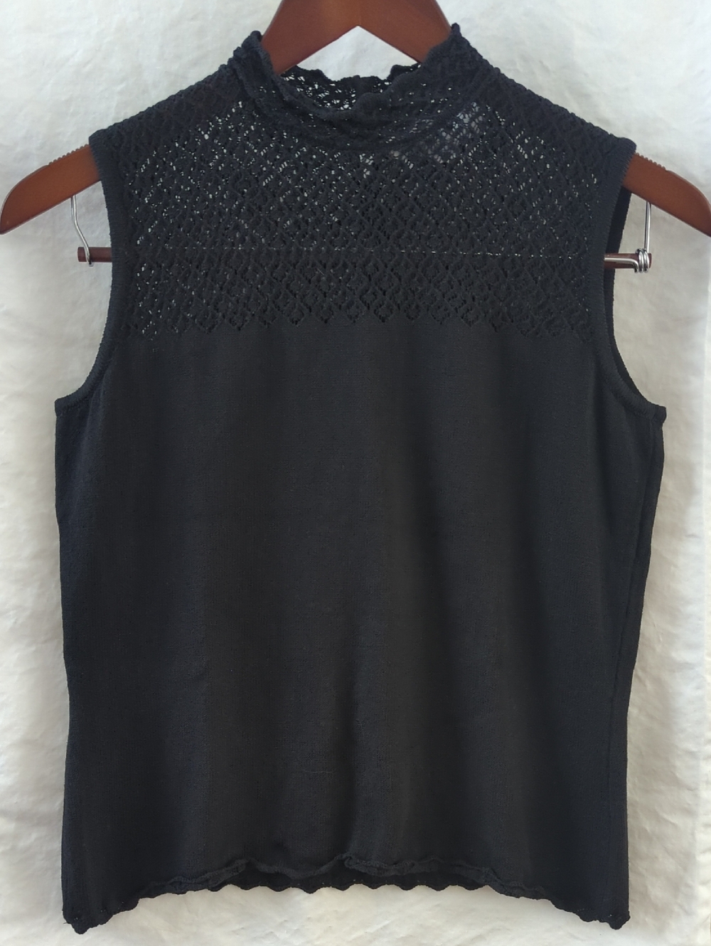 St. John Collection Black Santana Knit Sleeveless Crochet Shell Top Gold Buttons - Picture 2 of 8
